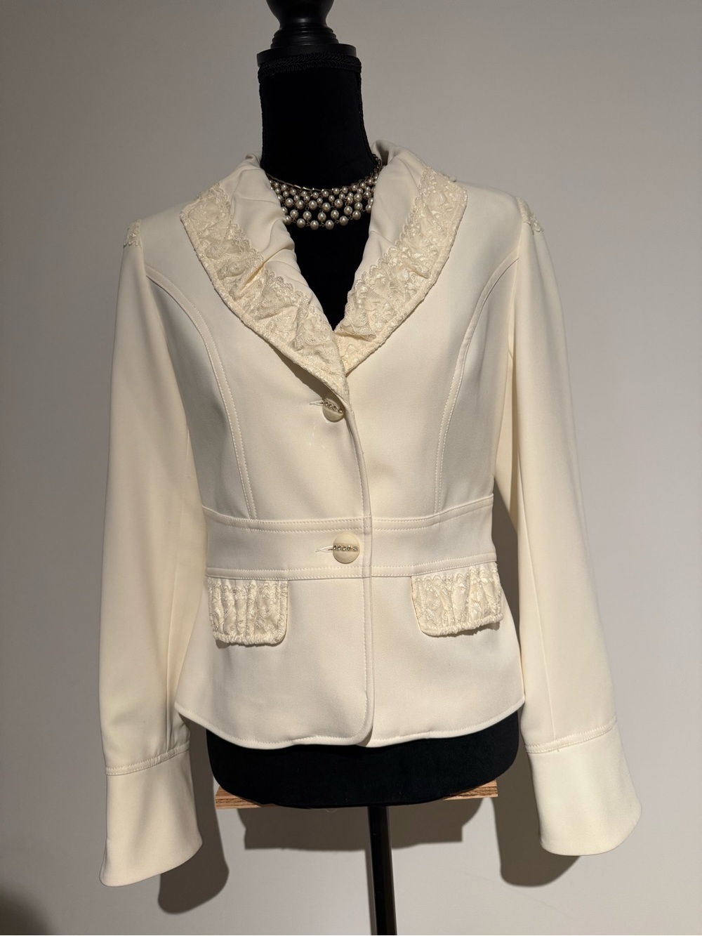 Elegant Cream Women's Lace-Trim Jacket with Matching Capris